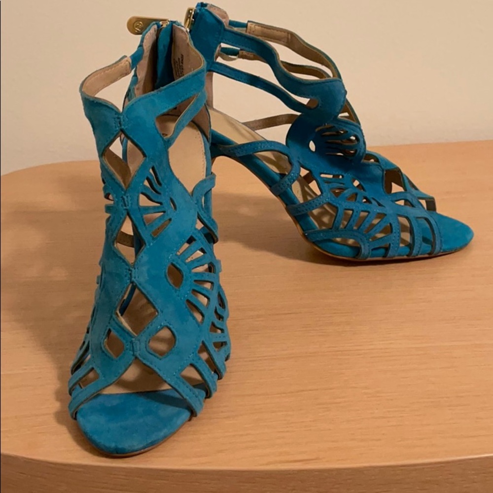 Beautiful summer heels - Picture 2 of 4